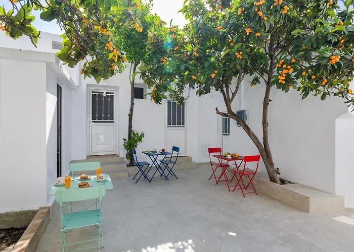Cleopatra's Backyard أرخانجلوس