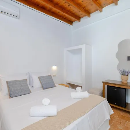 Cleopatra's Backyard 3*