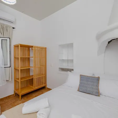 Cleopatra's Backyard 3*