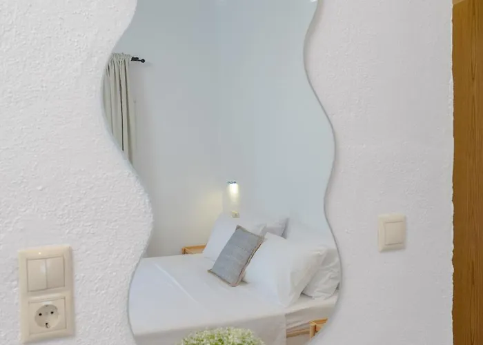 Cleopatra's Backyard 3*