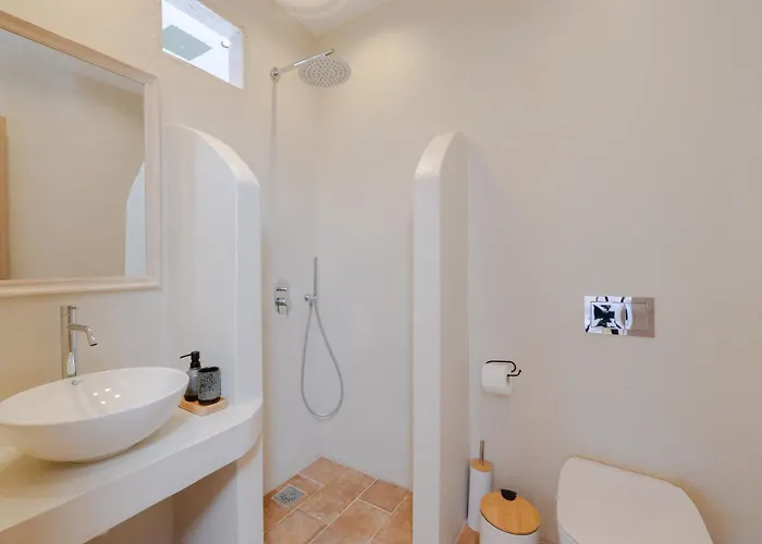 Cleopatra's Backyard 3* Αρχάγγελος