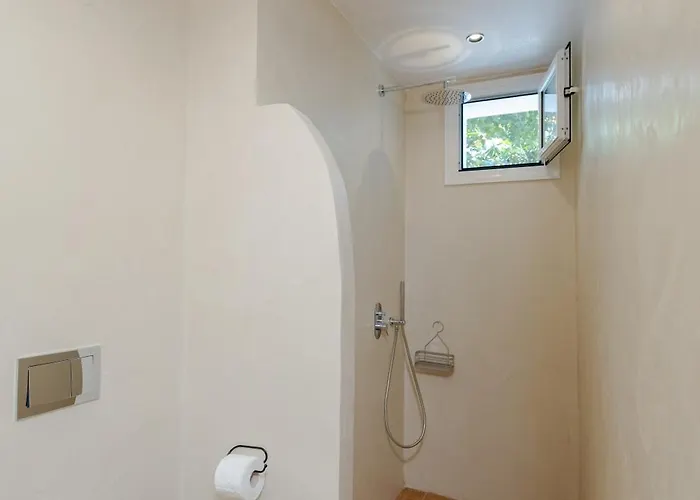 Cleopatra's Backyard Guest house 3*