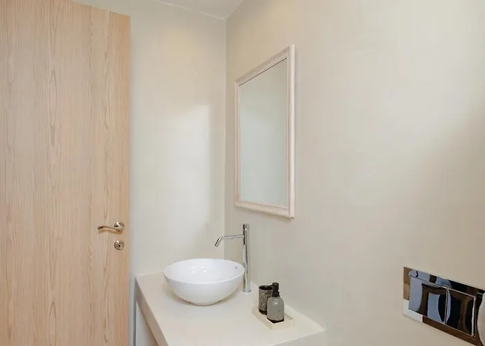 Cleopatra's Backyard